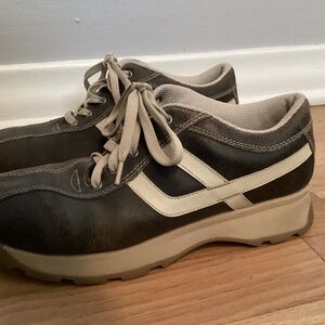 Candie’s brown sneakers. Size 7